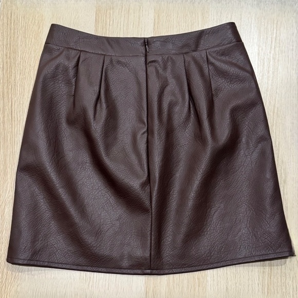 7 for all mankind Horsebit Buckle Brown Faux Leather Mini Skirt Size S - Picture 2 of 4